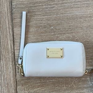 MICHAEL KORS Wristlet Wallet